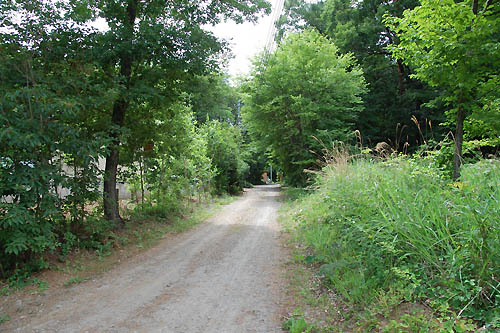 周辺にも定住者宅あり。②