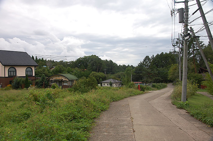 Ａ区画の道に接した北西地点から。②