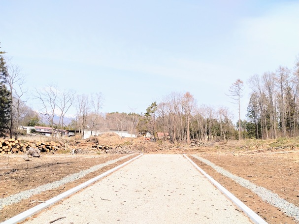 ⑤敷地内、北方向を見る。