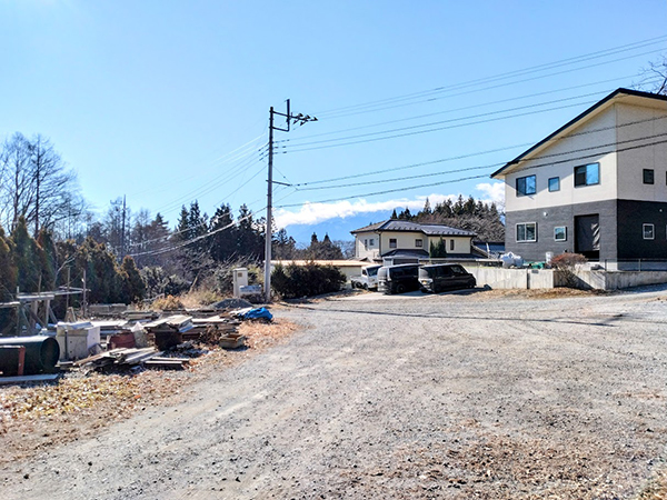 ⑤全面道路の様子。