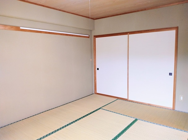 約7.4帖の和室は、障子で仕切ることができる。