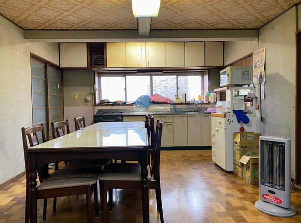 キッチンは約8帖の広さ。綺麗に保たれたシンク。