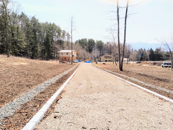 ⑦敷地より南側を見る。