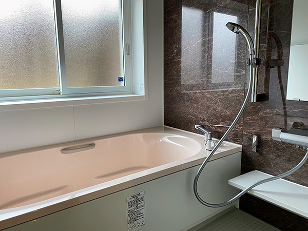 清潔感のあるお風呂場。