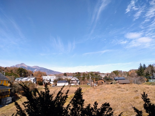 玄関からみる北側の景色。