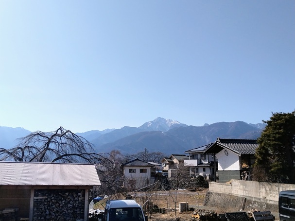 庭からは南アルプスの眺め。