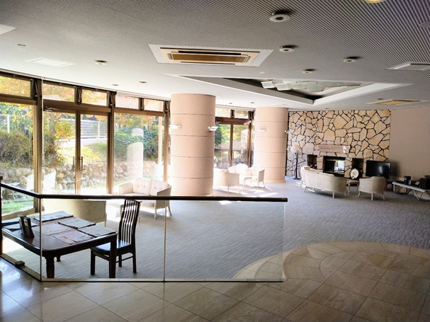 フロント横にあるロビーの様子。