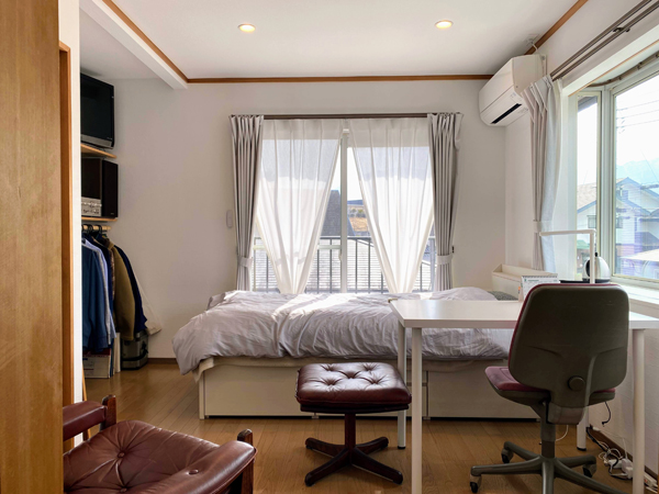 2階洋室（6帖）。和室を洋室へリフォームした。