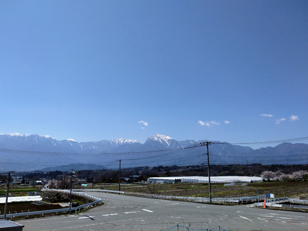 2階、洋室から見る南アルプスの眺め。