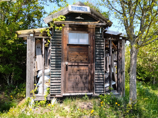 トイレの建物。