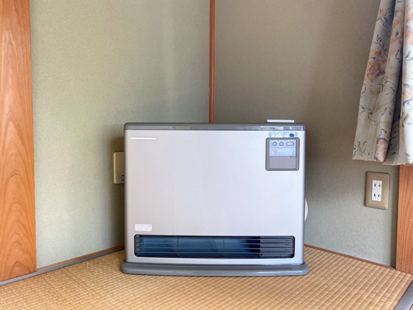 冬は各部屋の温水ルームヒーターが活躍。