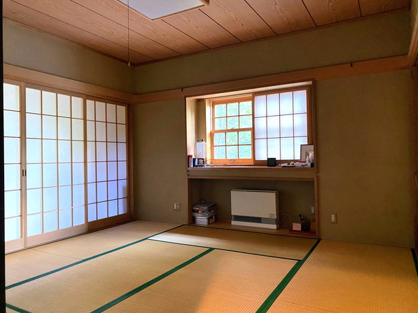 2階、8帖の和室。