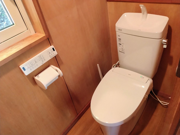 トイレは合併浄化槽。